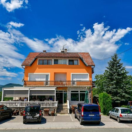 Accommodation "Old Town Dreznik" Rakovica Ngoại thất bức ảnh