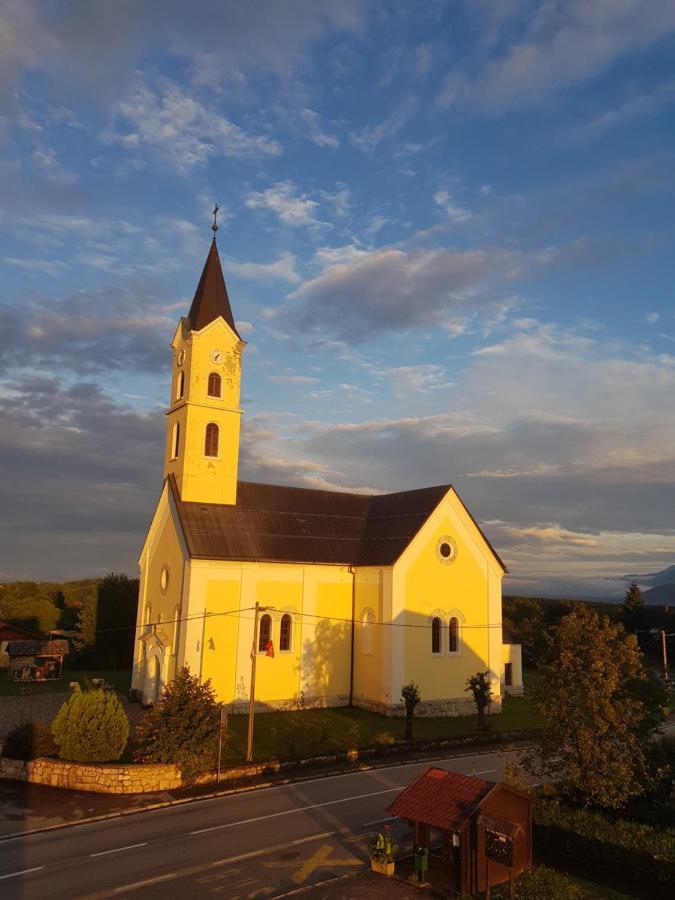 Accommodation "Old Town Dreznik" Rakovica Ngoại thất bức ảnh