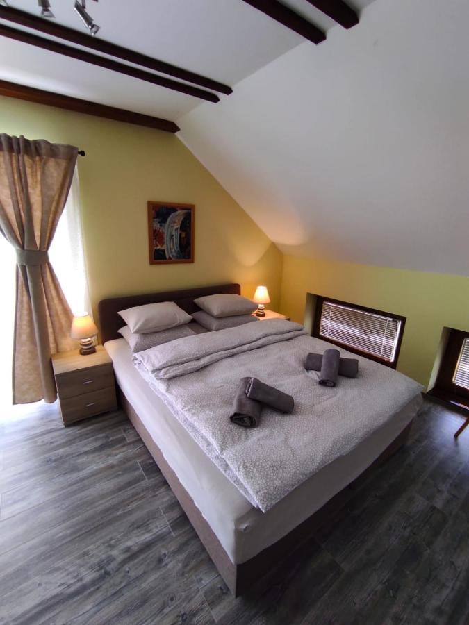 Accommodation "Old Town Dreznik" Rakovica Ngoại thất bức ảnh