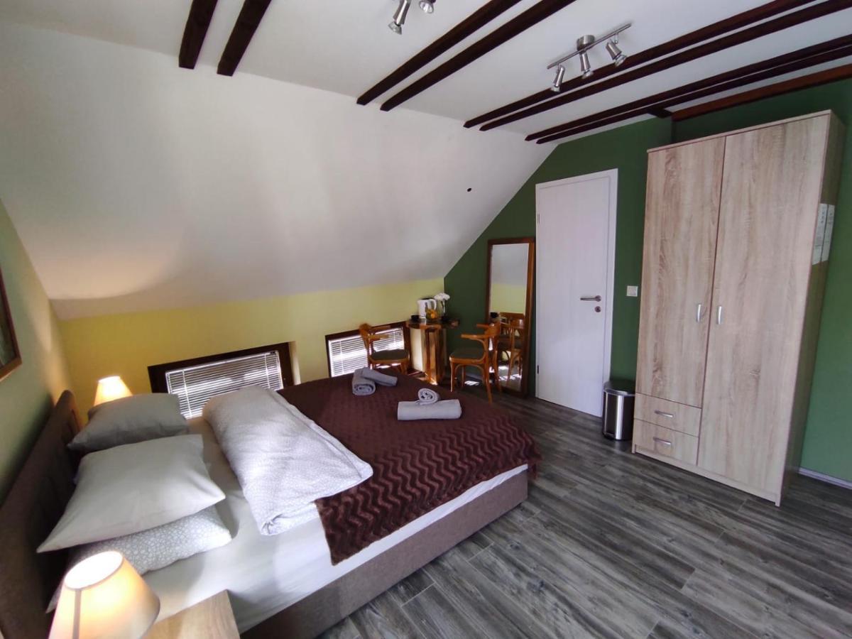 Accommodation "Old Town Dreznik" Rakovica Ngoại thất bức ảnh