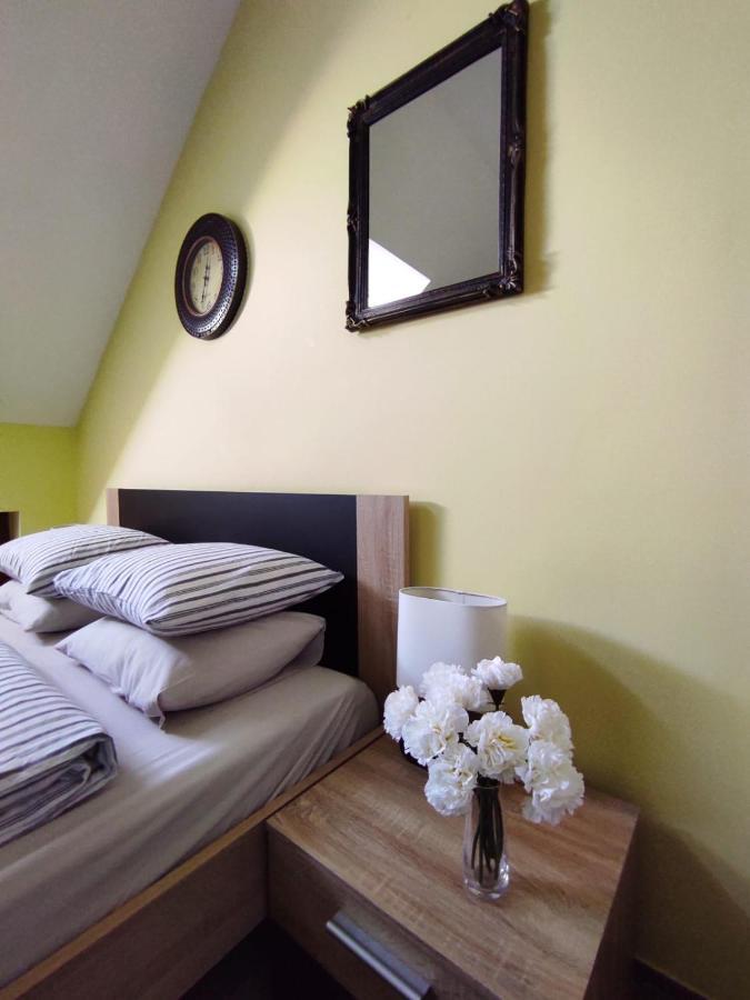 Accommodation "Old Town Dreznik" Rakovica Ngoại thất bức ảnh