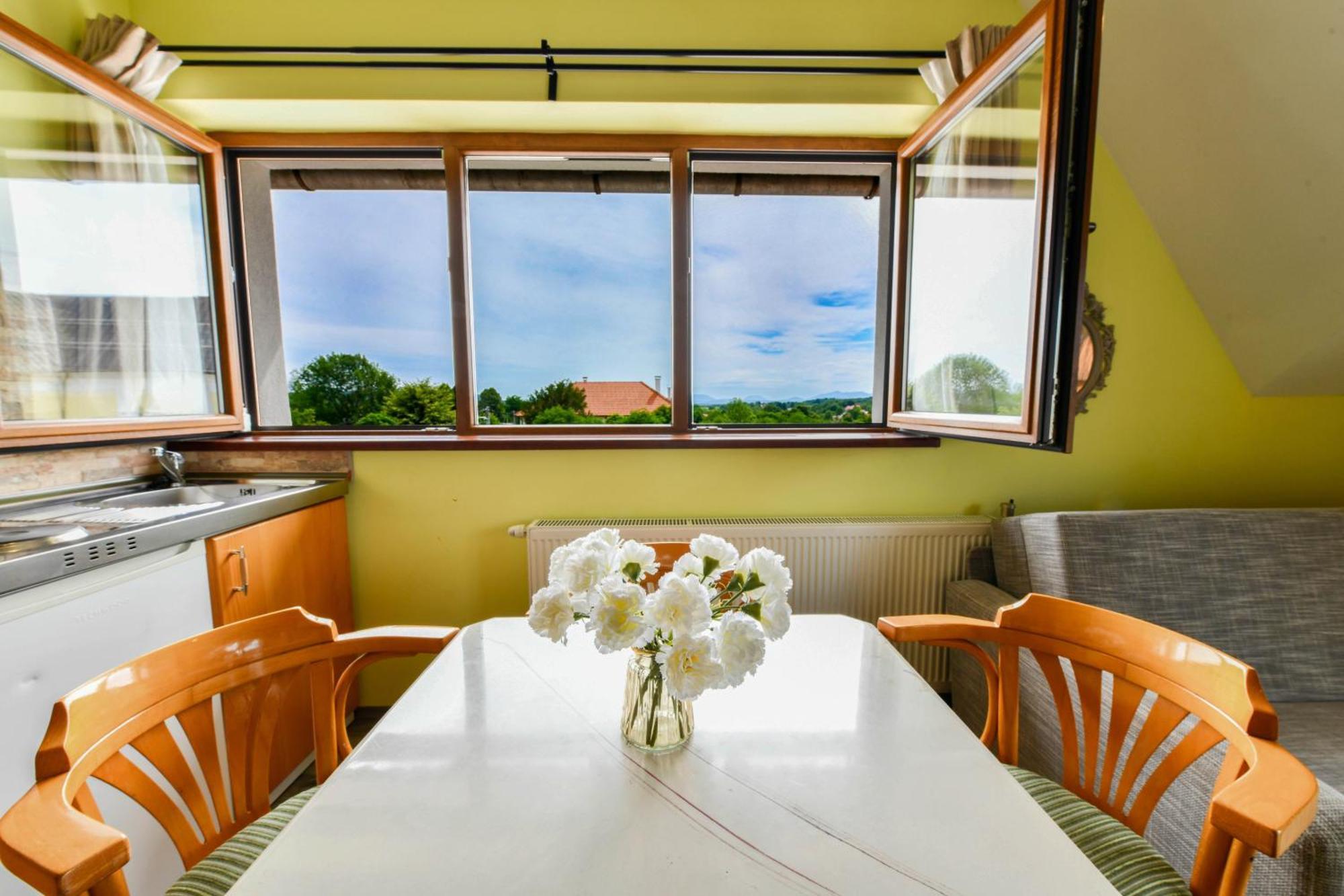 Accommodation "Old Town Dreznik" Rakovica Ngoại thất bức ảnh