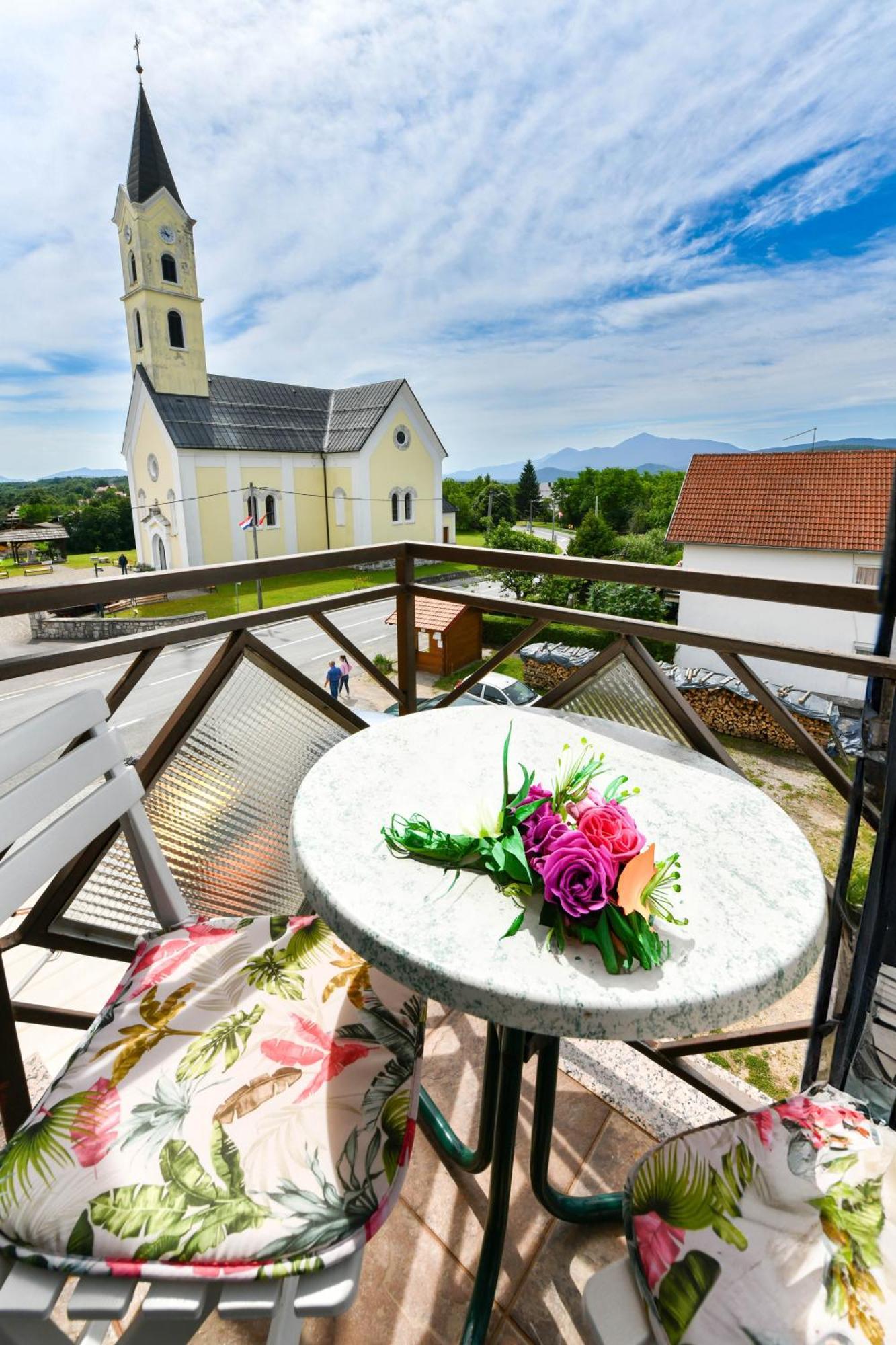 Accommodation "Old Town Dreznik" Rakovica Ngoại thất bức ảnh